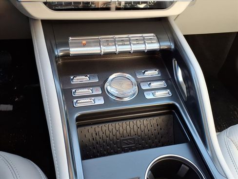 New 2026 Lincoln Nautilus Premier image 17