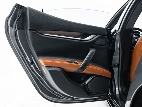 Used 2018 Maserati Ghibli S Q4 image 18