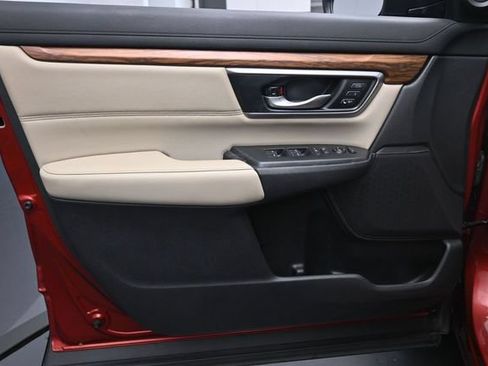 Used 2018 Honda CR-V Touring image 20