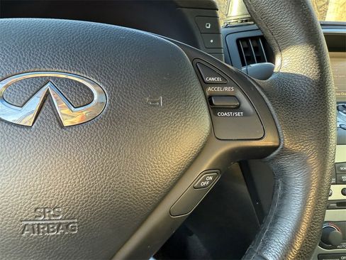 Used 2011 INFINITI G37 x w/ Premium Pkg image 23