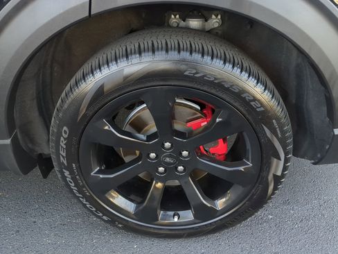 Used 2020 Ford Explorer ST w/ ST Street Pack image 33