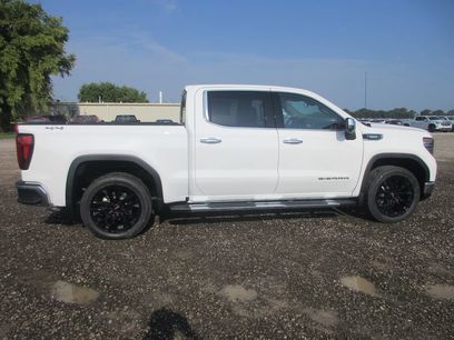 New 2026 GMC Sierra 1500 SLT w/ SLT Premium Plus Package