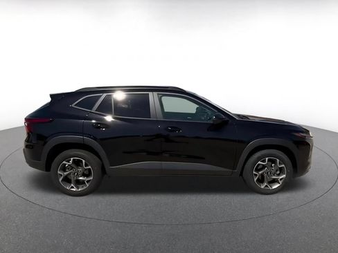 Used 2025 Chevrolet Trax LT w/ LT Convenience Package FWD image 15