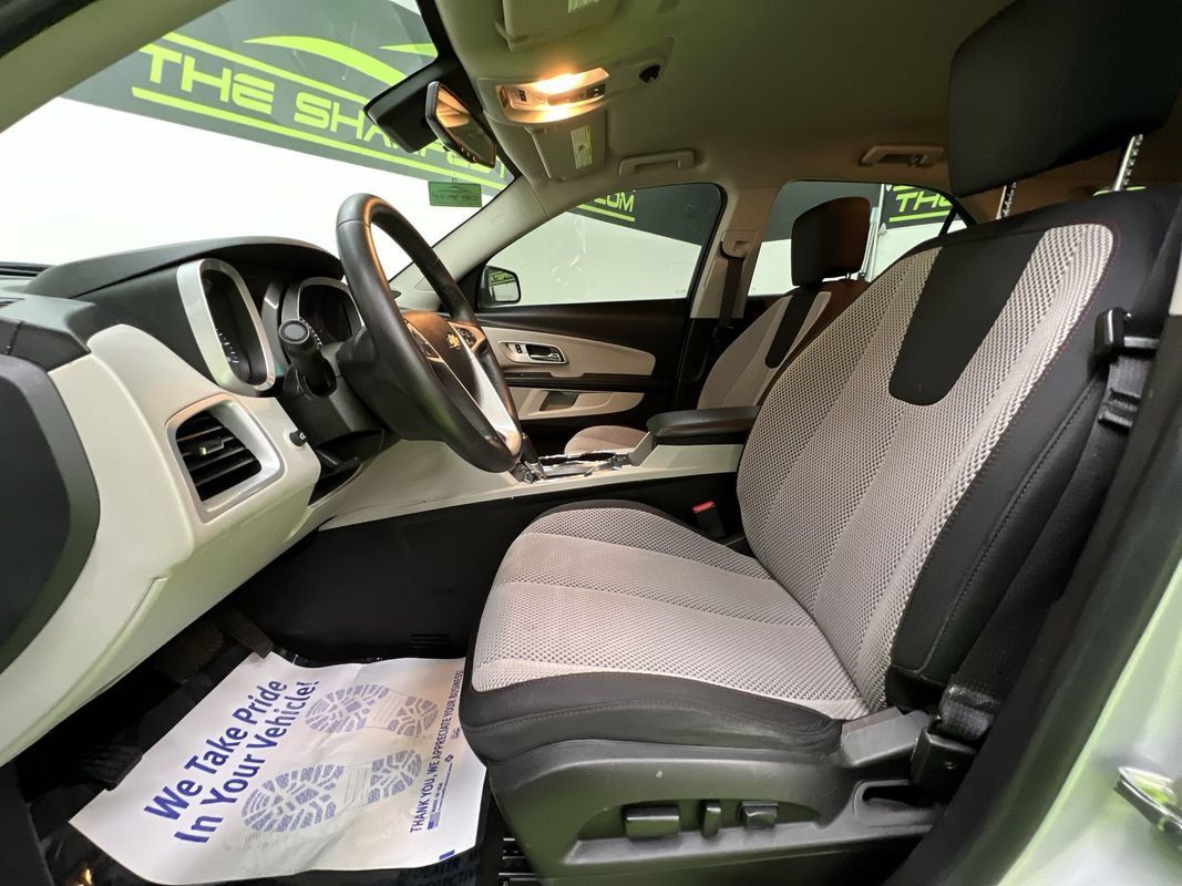 Used 2017 Chevrolet Equinox LT w/ Convenience Package FWD image 16