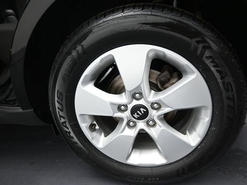 Used 2019 Kia Soul image 38