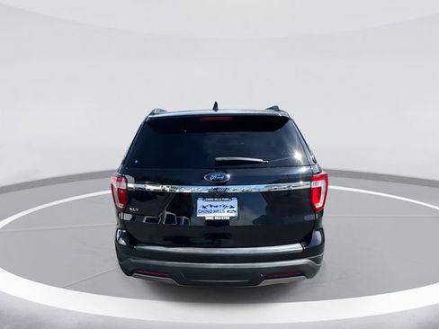 Certified 2019 Ford Explorer XLT FWD image 6