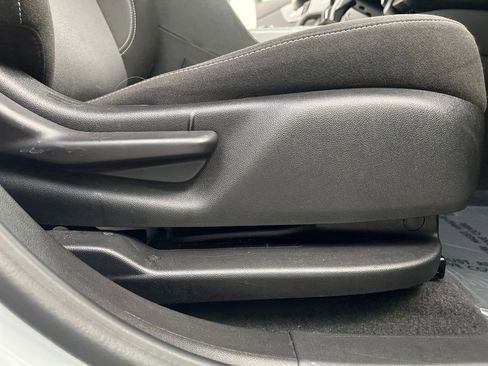 Used 2025 Chevrolet Blazer LT FWD image 23