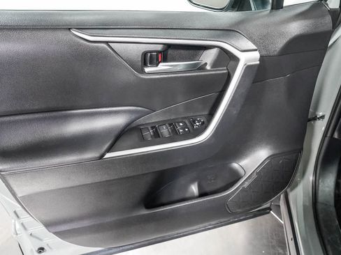 Certified 2021 Toyota RAV4 XLE FWD image 22