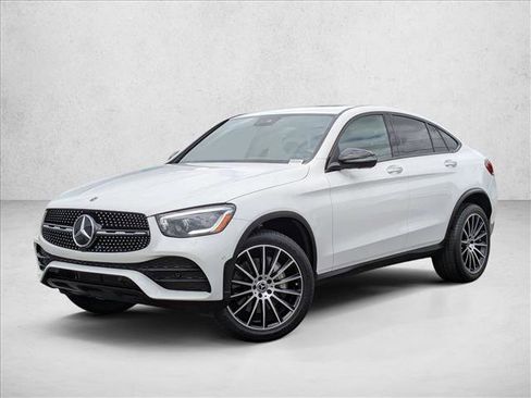 Used 2022 Mercedes-Benz GLC 300 4MATIC Coupe image 2