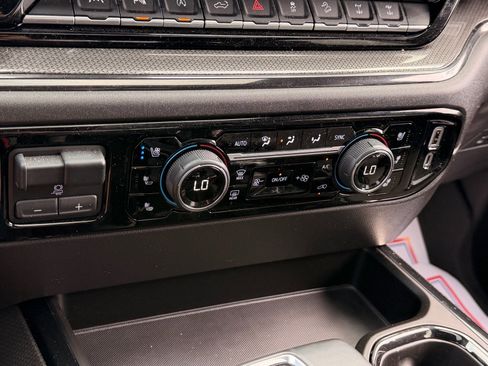 Used 2023 Chevrolet Silverado 1500 ZR2 w/ Technology Package image 21