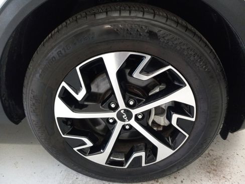 Certified 2024 Kia Sportage EX FWD image 4