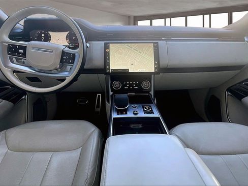 Used 2023 Land Rover Range Rover Autobiography image 15