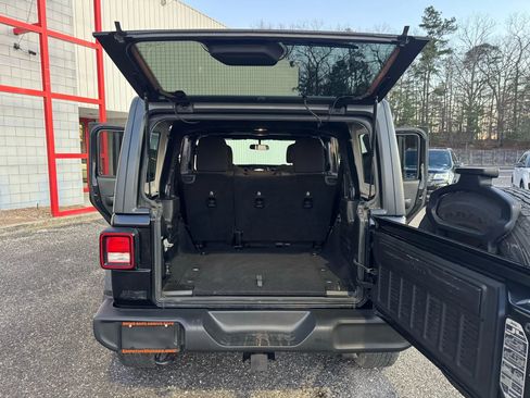 Used 2018 Jeep Wrangler Unlimited Sport S image 13