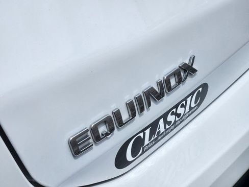 Used 2024 Chevrolet Equinox LS w/ LS Convenience Package FWD image 12