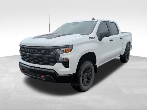 Used 2025 Chevrolet Silverado 1500 Custom Trail Boss w/ LPO, Dark Essentials Package AWD/4WD image 7