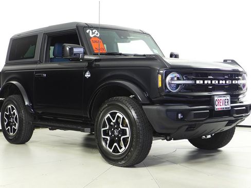 Used 2023 Ford Bronco Outer Banks image 4