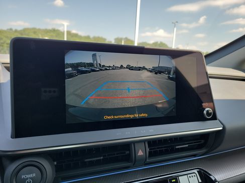 New 2027 Toyota Prius XLE FWD image 32