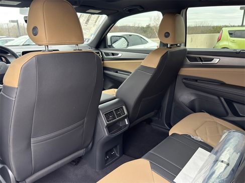 New 2026 Volkswagen Atlas Cross Sport SE image 29