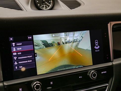 Certified 2023 Porsche Macan S AWD/4WD image 29