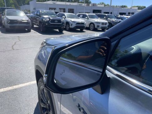 Used 2023 Toyota Highlander Platinum FWD image 21