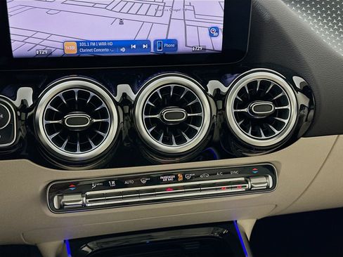 Certified 2025 Mercedes-Benz GLA 250 image 17