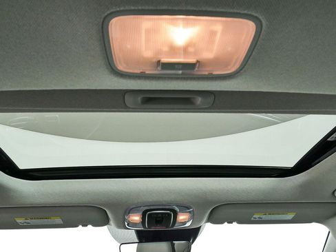 Used 2024 Hyundai Elantra Limited FWD image 20