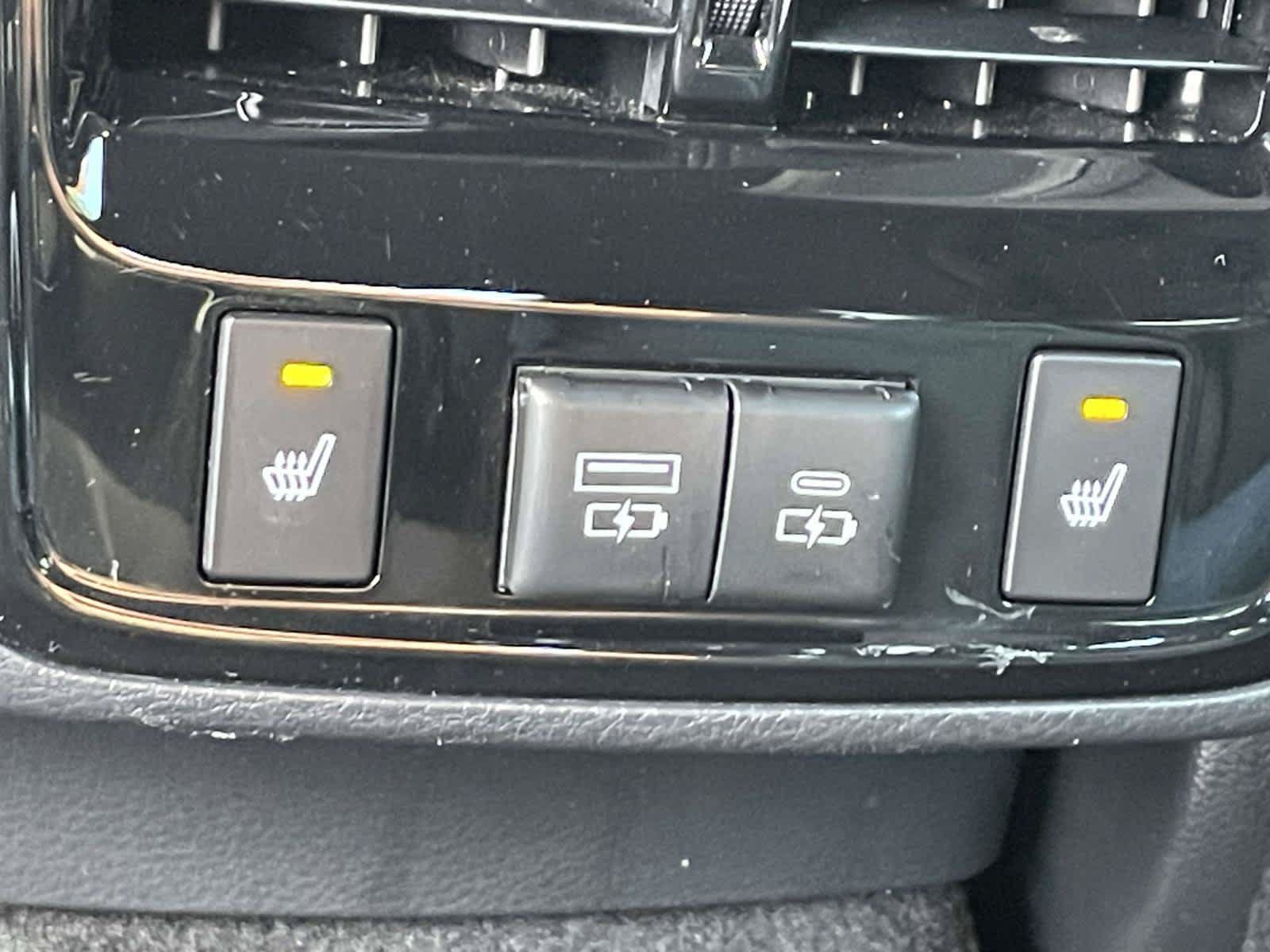 Used 2021 Toyota Avalon Limited FWD image 23
