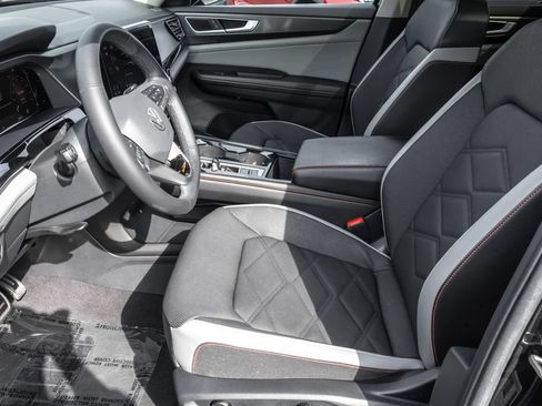 Used 2024 Volkswagen Atlas Peak Edition SE AWD/4WD image 13