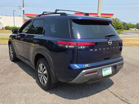 New 2026 Nissan Pathfinder SL w/ Cargo Package FWD image 9