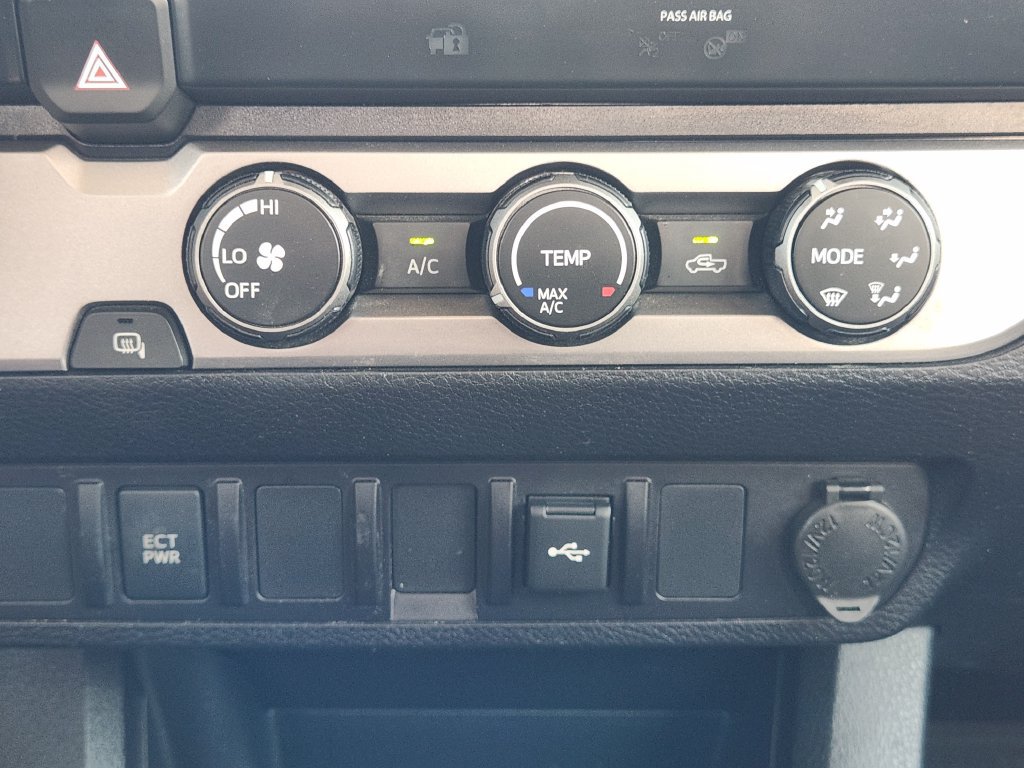 Used 2022 Toyota Tacoma SR w/ SR Convenience Package RWD image 19