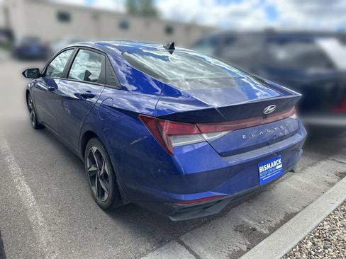 Used 2023 Hyundai Elantra SEL w/ Convenience Package FWD image 4