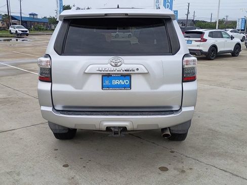 Used 2015 Toyota 4Runner SR5 RWD image 8