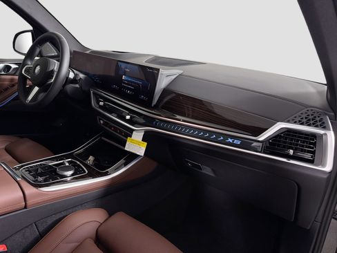 New 2026 BMW X5 xDrive50e w/ M Sport Package image 29