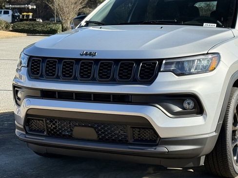 New 2026 Jeep Compass Latitude image 10