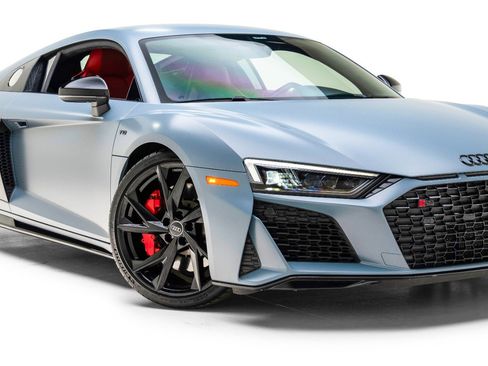 Used 2022 Audi R8 V10 w/ Premium Package RWD image 39