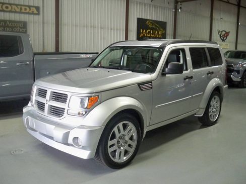 Used 2009 Dodge Nitro R/T image 1