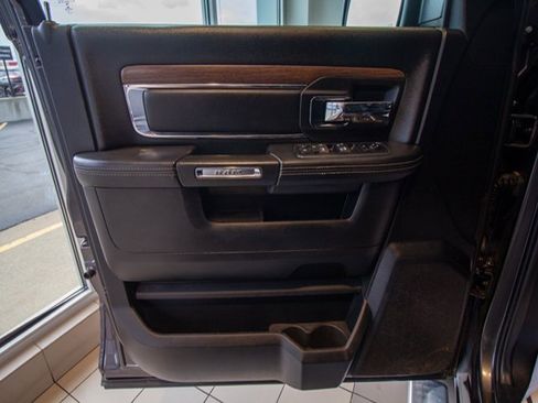 Used 2016 RAM 1500 Laramie w/ Convenience Group image 8