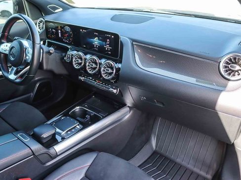 Used 2021 Mercedes-Benz GLA 250 4MATIC image 37