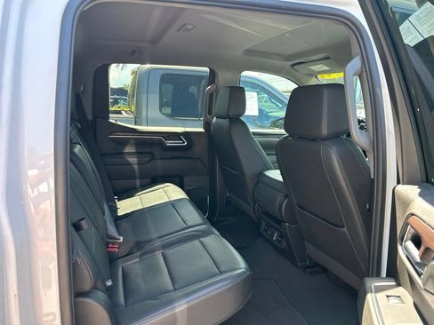 Used 2024 GMC Sierra 1500 SLT AWD/4WD image 43