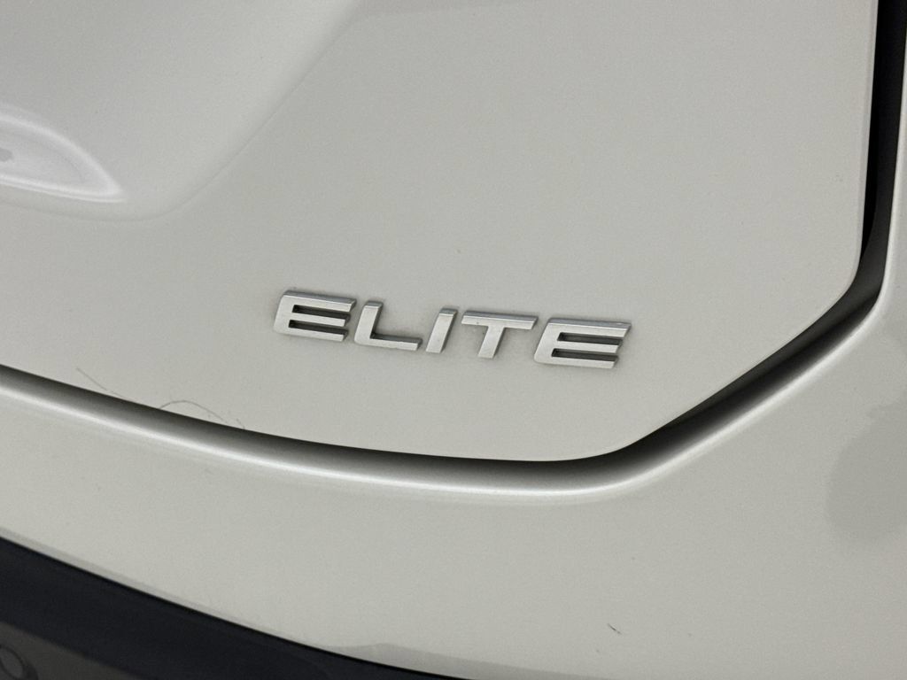 Used 2025 Honda Pilot Elite image 10