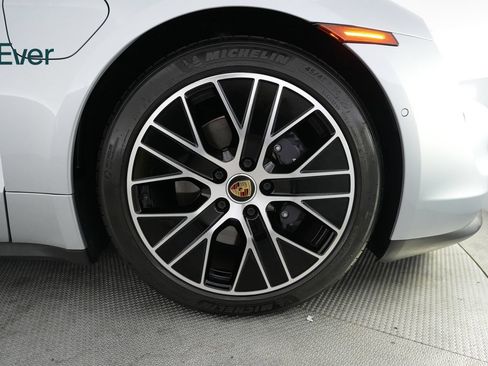 Used 2022 Porsche Taycan RWD image 20