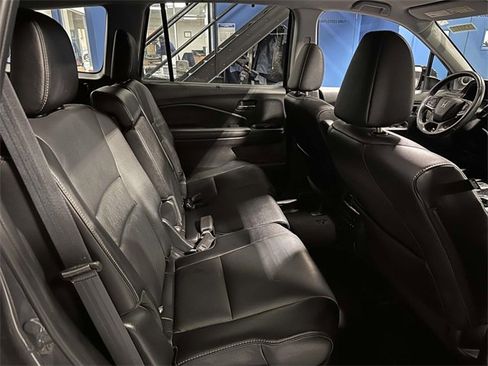 Certified 2022 Honda Pilot Touring image 17