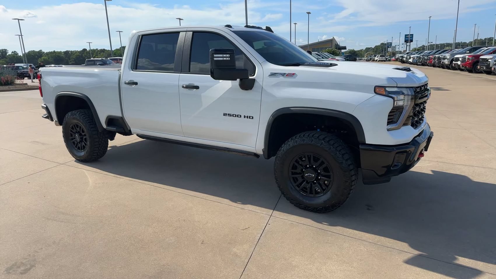 Used 2025 Chevrolet Silverado 2500 ZR2 w/ Technology Package AWD/4WD image 2