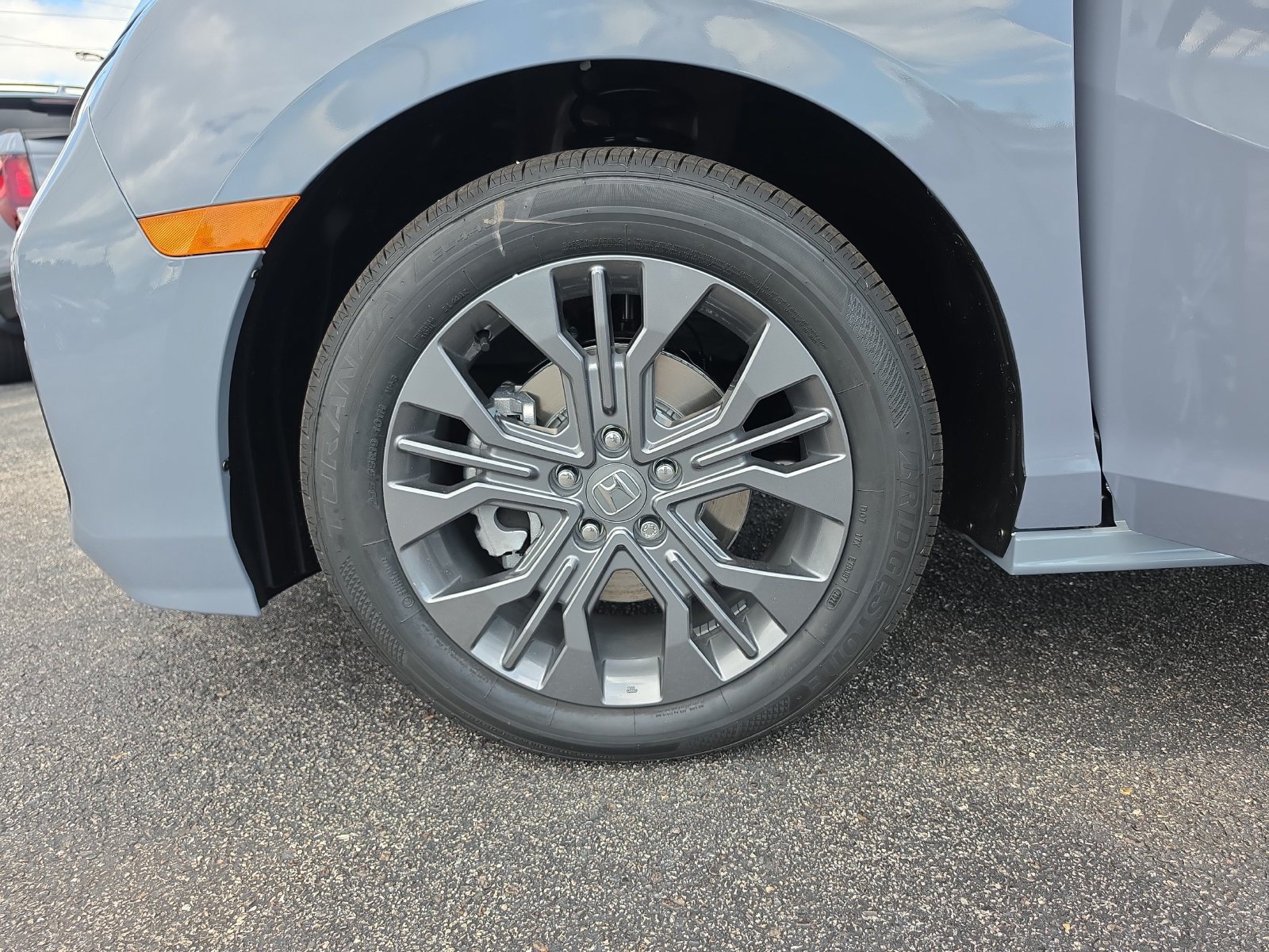 New 2027 Honda Odyssey Touring image 9