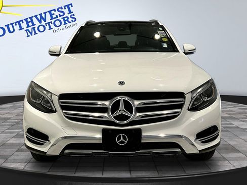 Used 2018 Mercedes-Benz GLC 300 4MATIC w/ Multimedia Package image 2