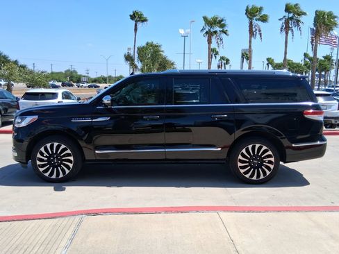 Used 2023 Lincoln Navigator L Black Label AWD/4WD image 2