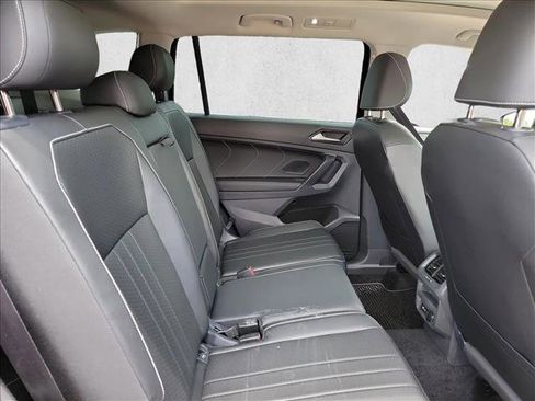 Used 2024 Volkswagen Tiguan SE w/ Panoramic Sunroof Package FWD image 13