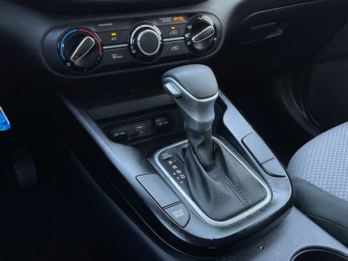 Used 2024 Kia Soul LX w/ Option Group 015 FWD image 21