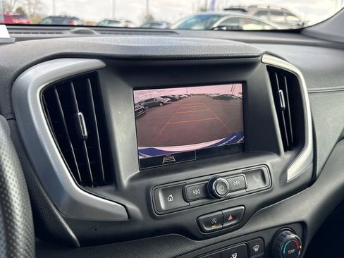 Used 2024 GMC Terrain SLE image 22