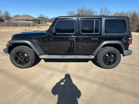 Used 2020 Jeep Wrangler Unlimited Sport image 2
